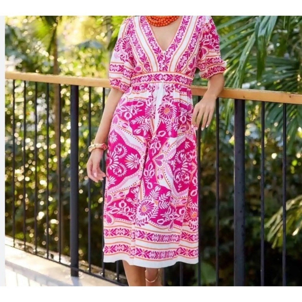 Avara Rachel Dress Pink Orange Medallion Print V-Neck Midi Size Medium
